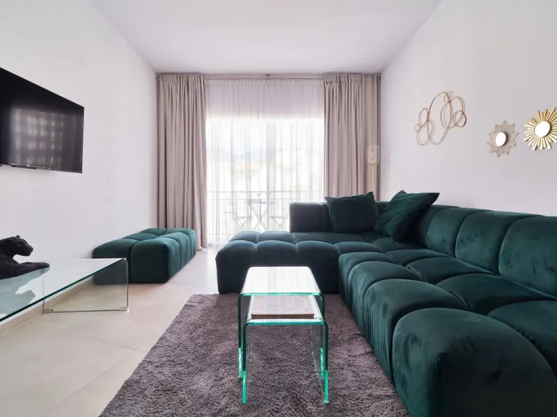 Apartment - Middle Floor Apartment в продаже в Marbella, Málaga. В доме 3 спален и 2 ванных комнат. Площадь дома 83 м²