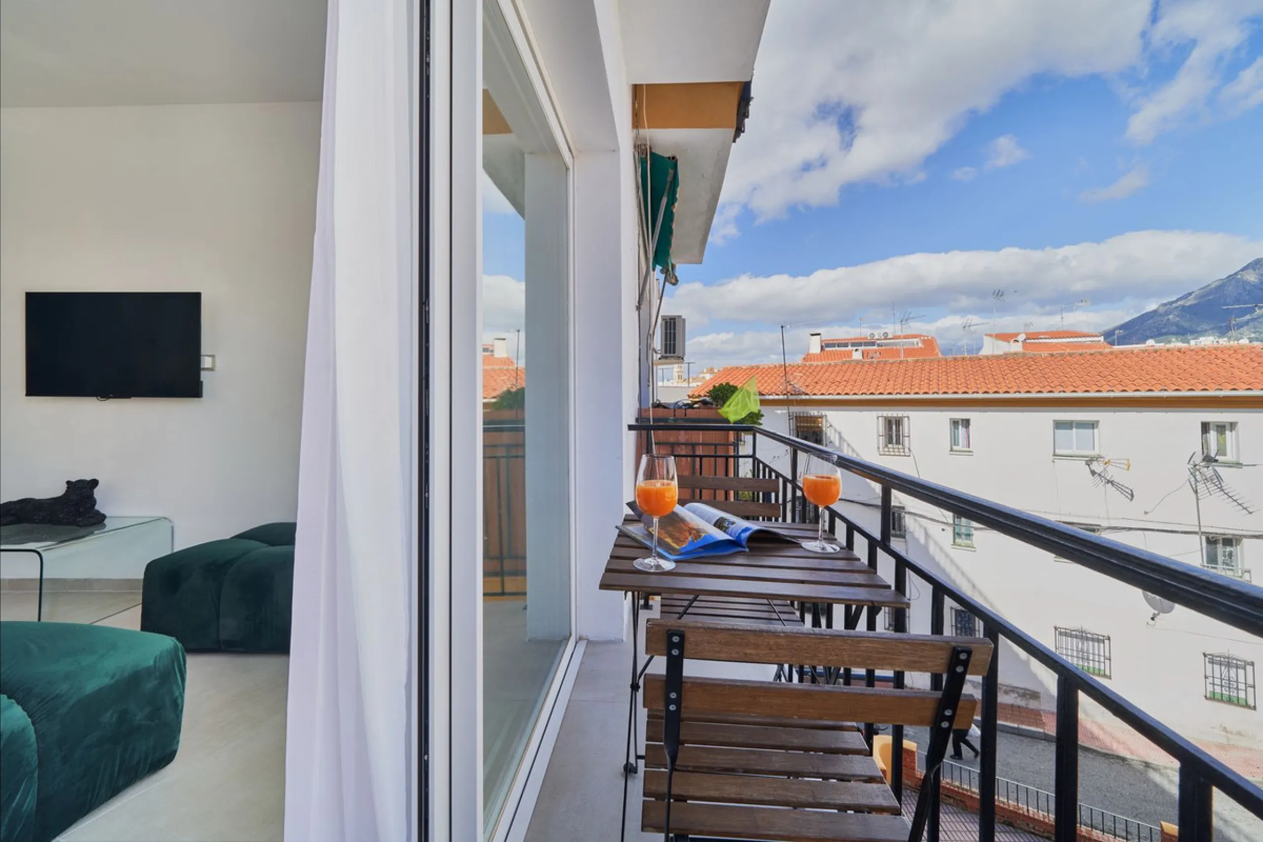 Apartment - Middle Floor Apartment в продаже в Marbella, Málaga. В доме 3 спален и 2 ванных комнат. Площадь дома 83 м²