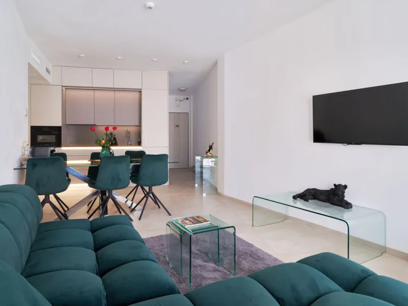 Apartment - Middle Floor Apartment в продаже в Marbella, Málaga. В доме 3 спален и 2 ванных комнат. Площадь дома 83 м²