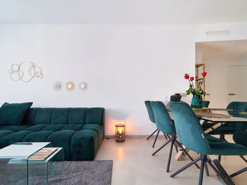 Apartment - Middle Floor Apartment в продаже в Marbella, Málaga. В доме 3 спален и 2 ванных комнат. Площадь дома 83 м²