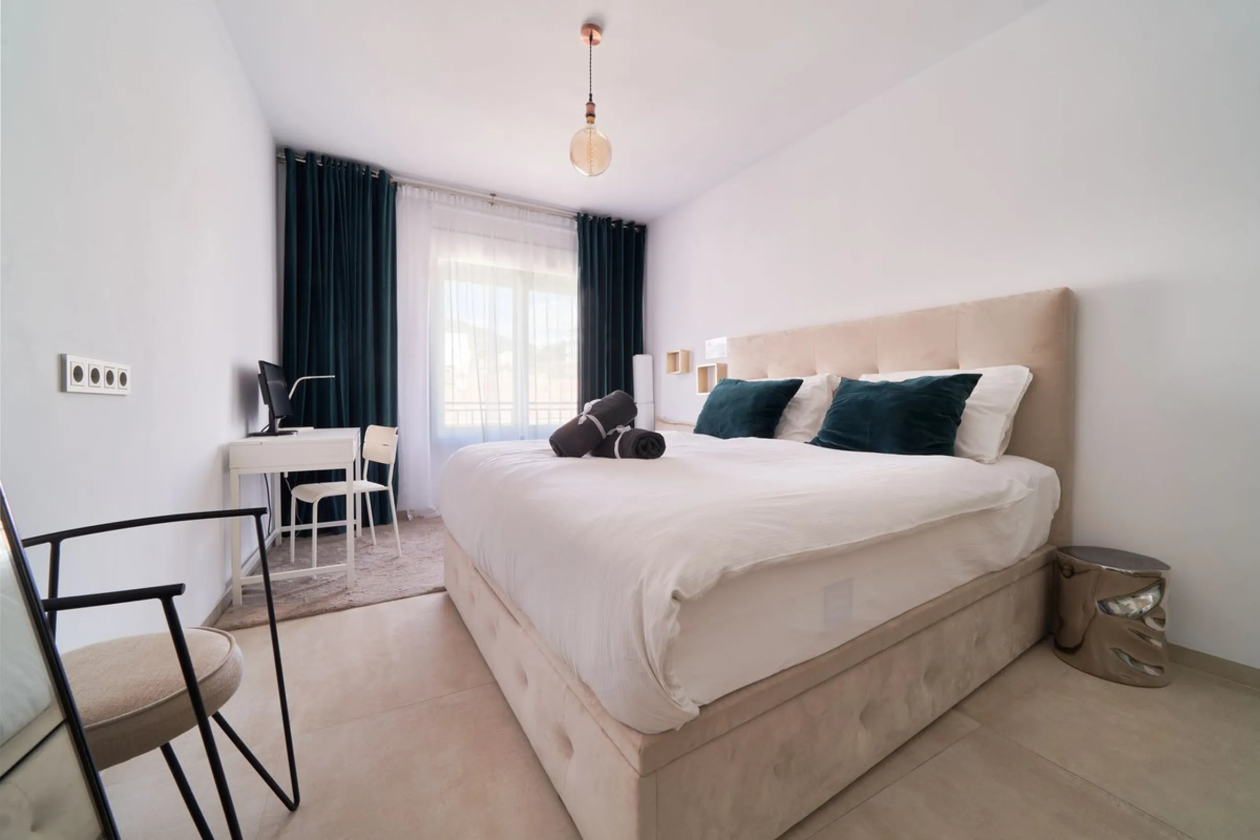 Apartment - Middle Floor Apartment в продаже в Marbella, Málaga. В доме 3 спален и 2 ванных комнат. Площадь дома 83 м²