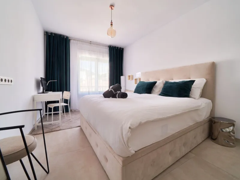 Apartment - Middle Floor Apartment в продаже в Marbella, Málaga. В доме 3 спален и 2 ванных комнат. Площадь дома 83 м²