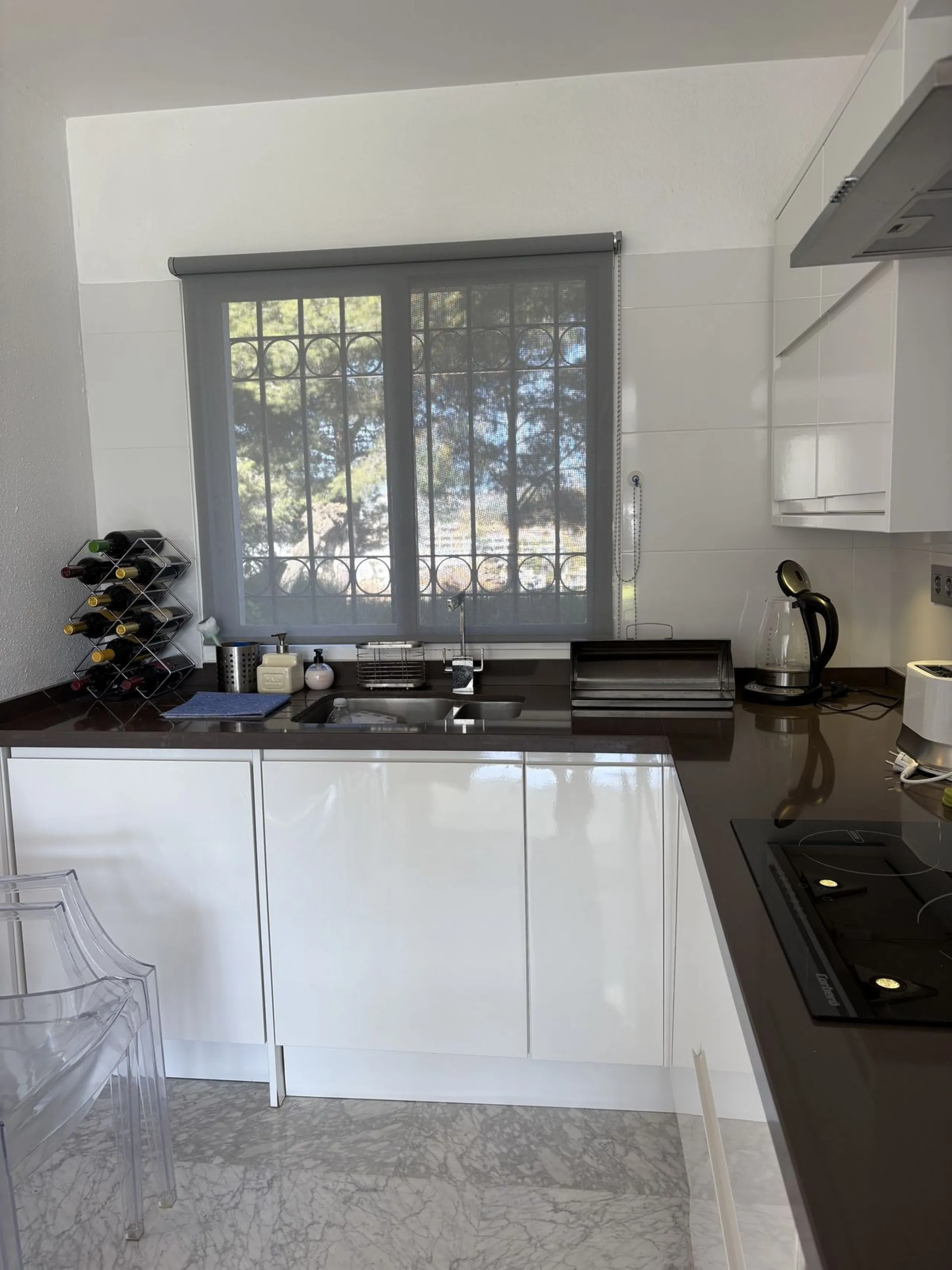 Beautiful ground floor apartment with its own garden and SEA VIEWS, an ideal place to enjoy holidays!