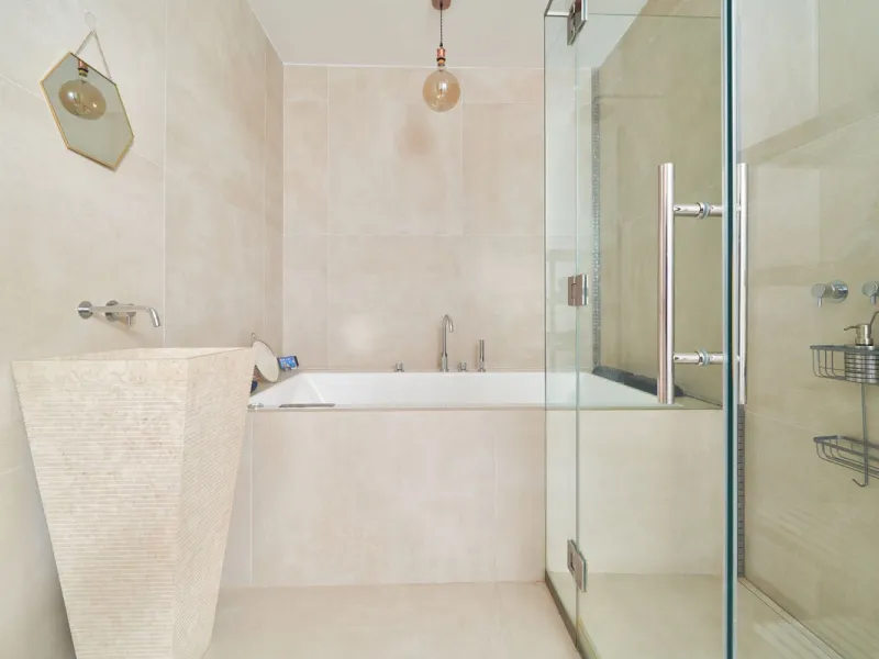 Apartment - Middle Floor Apartment в продаже в Marbella, Málaga. В доме 3 спален и 2 ванных комнат. Площадь дома 83 м²