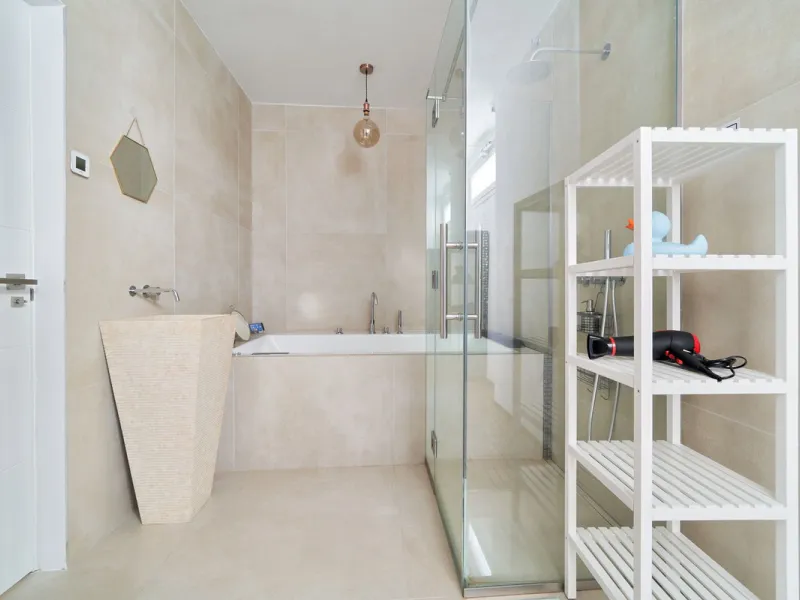 Apartment - Middle Floor Apartment в продаже в Marbella, Málaga. В доме 3 спален и 2 ванных комнат. Площадь дома 83 м²