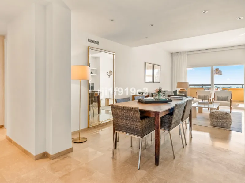 Elegance, comfort, and sea views in Elviria Hills – Marbella East