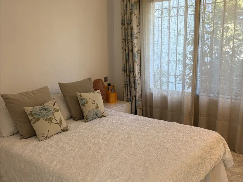 Beautiful ground floor apartment with its own garden and SEA VIEWS, an ideal place to enjoy holidays!