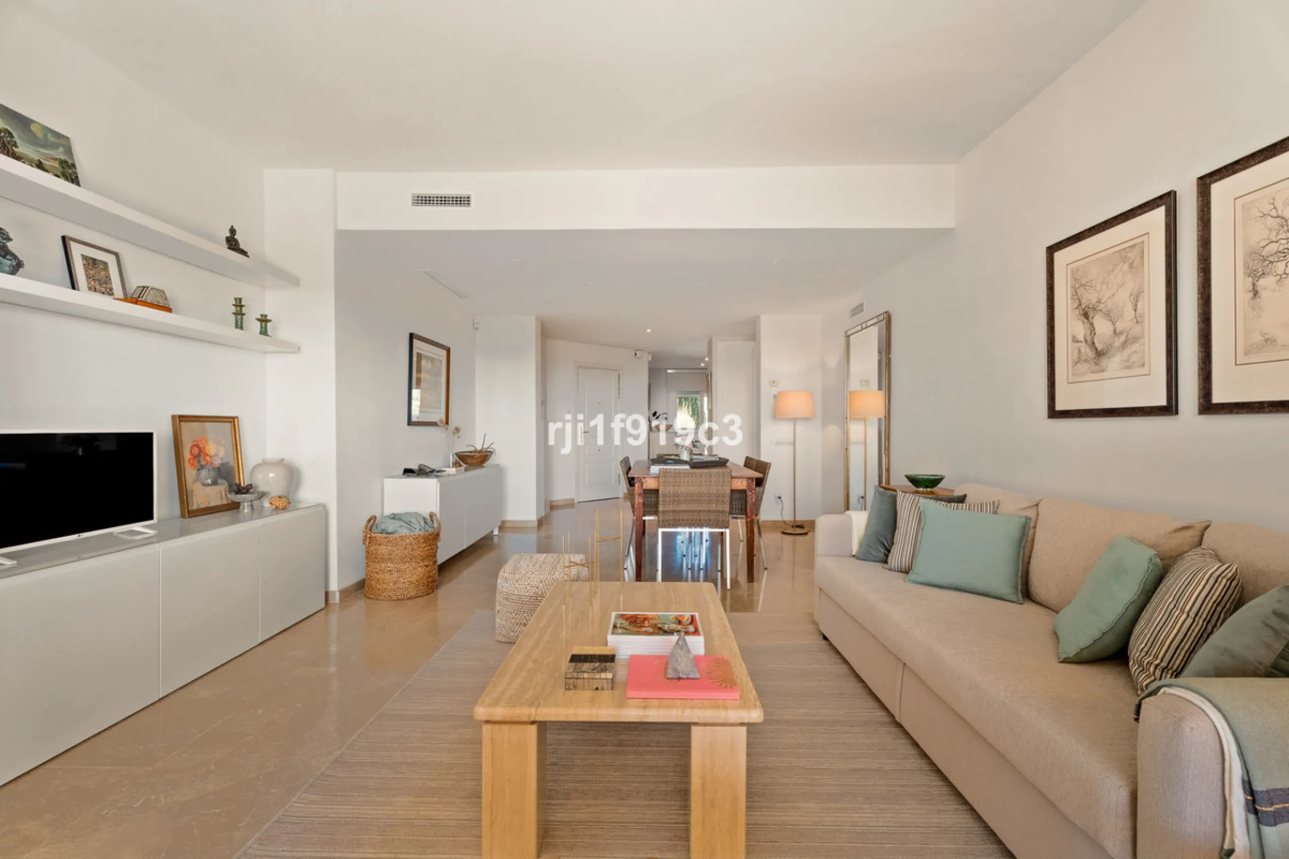 Elegance, comfort, and sea views in Elviria Hills – Marbella East