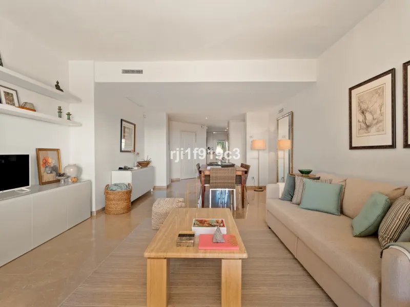 Elegance, comfort, and sea views in Elviria Hills – Marbella East
