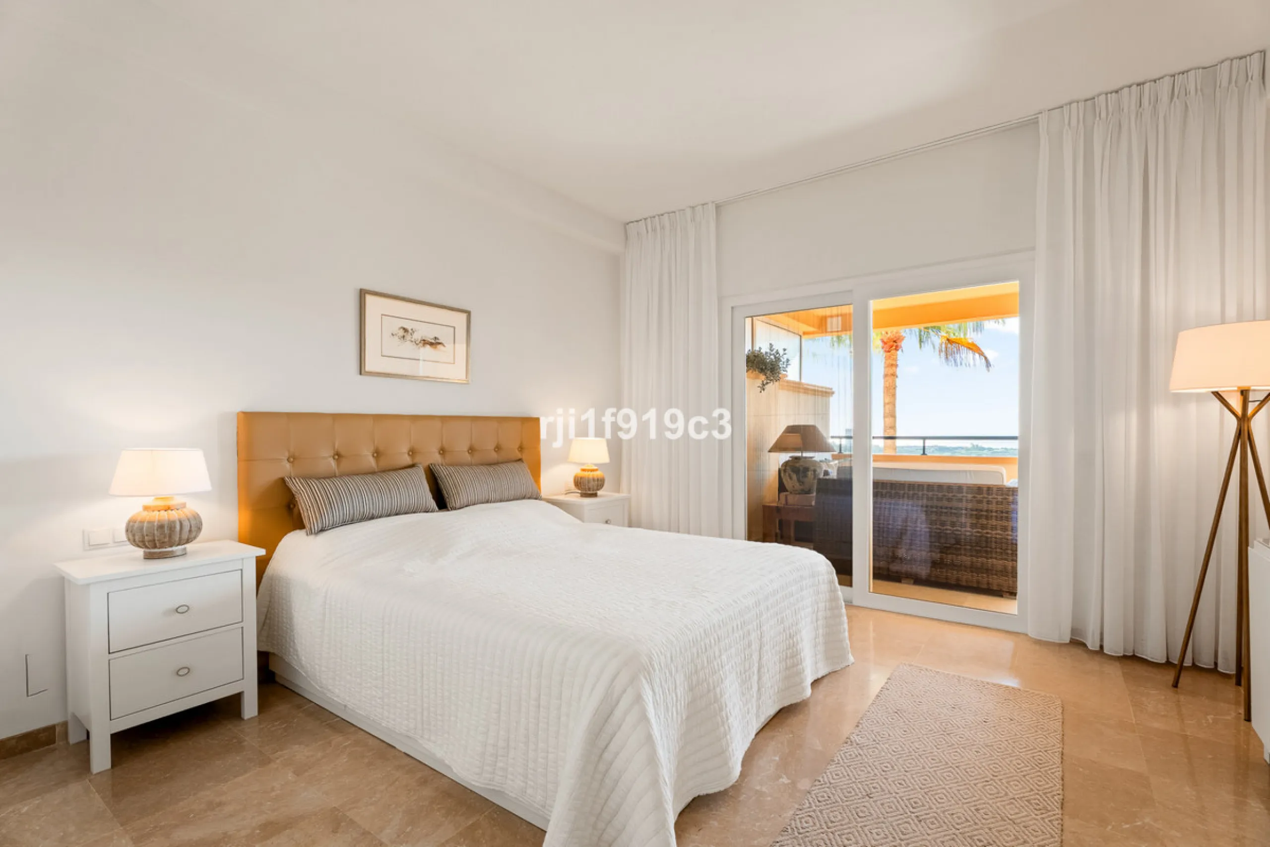 Elegance, comfort, and sea views in Elviria Hills – Marbella East