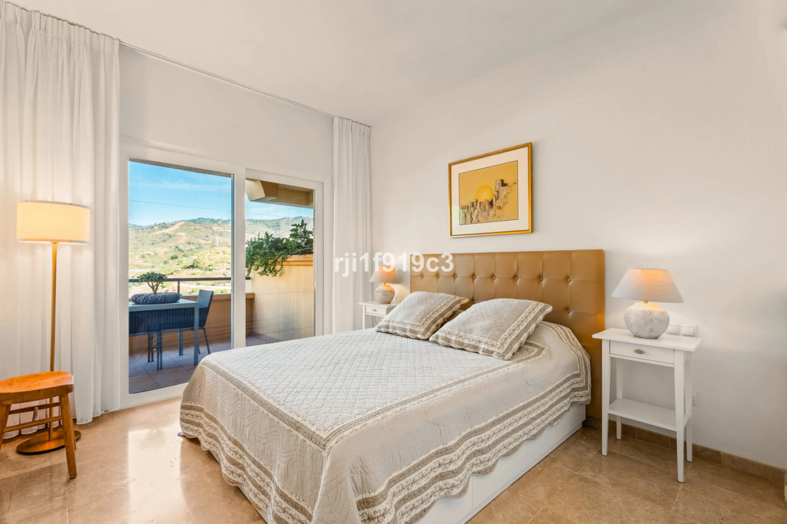 Elegance, comfort, and sea views in Elviria Hills – Marbella East