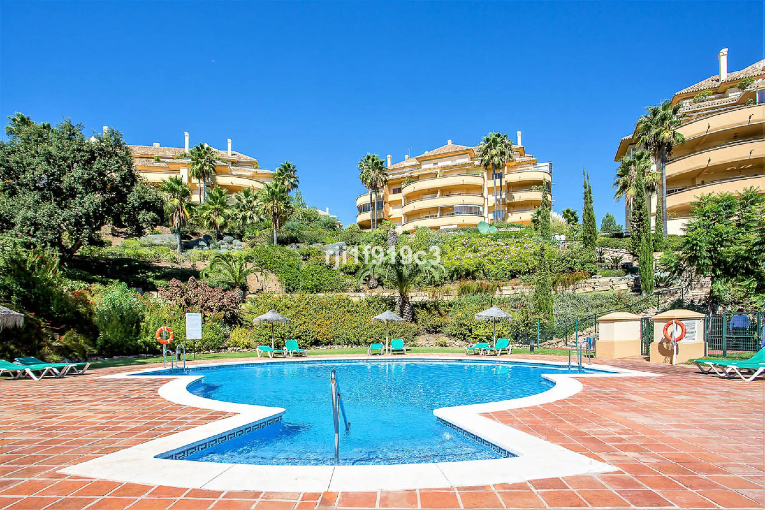 Elegance, comfort, and sea views in Elviria Hills – Marbella East