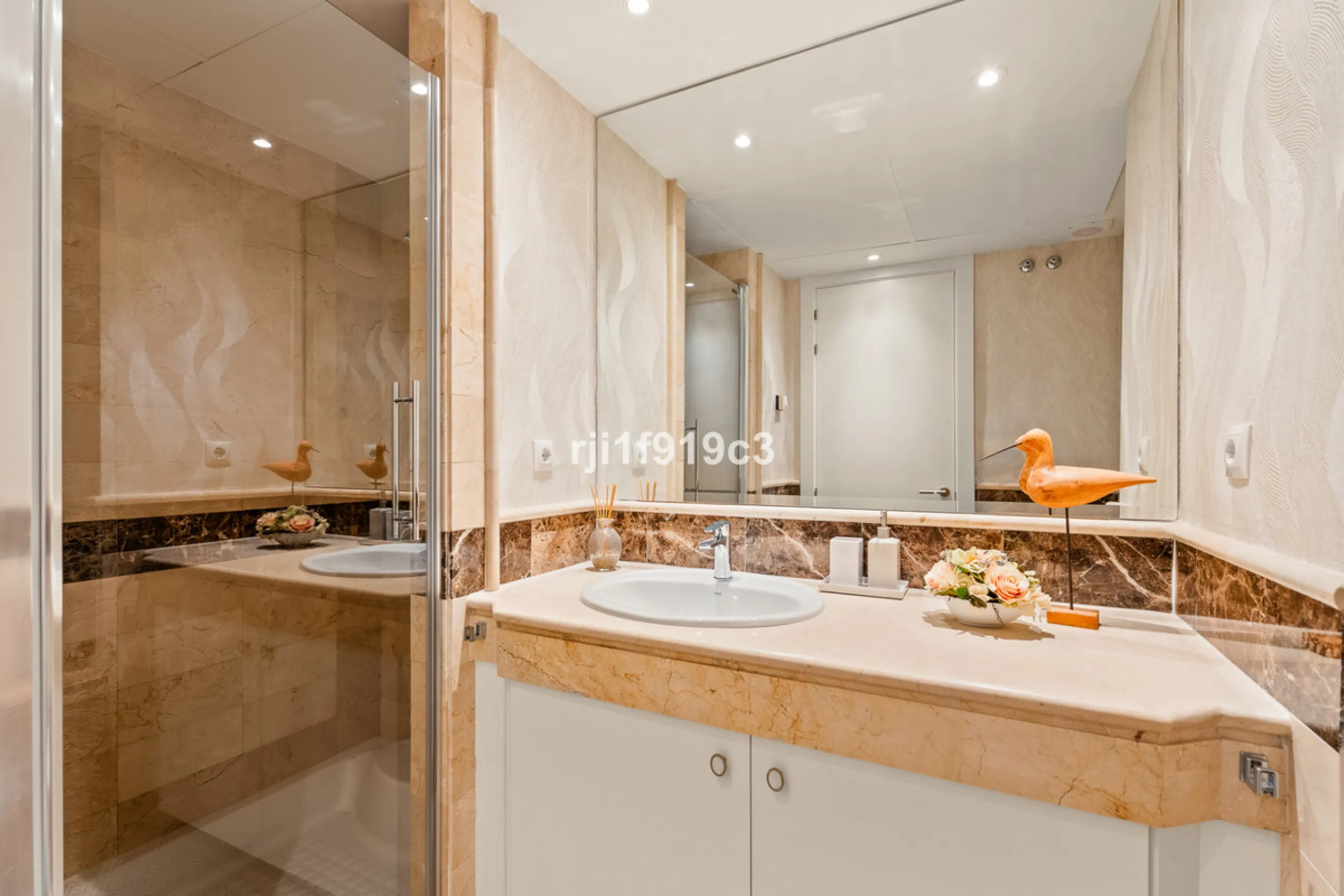 Elegance, comfort, and sea views in Elviria Hills – Marbella East