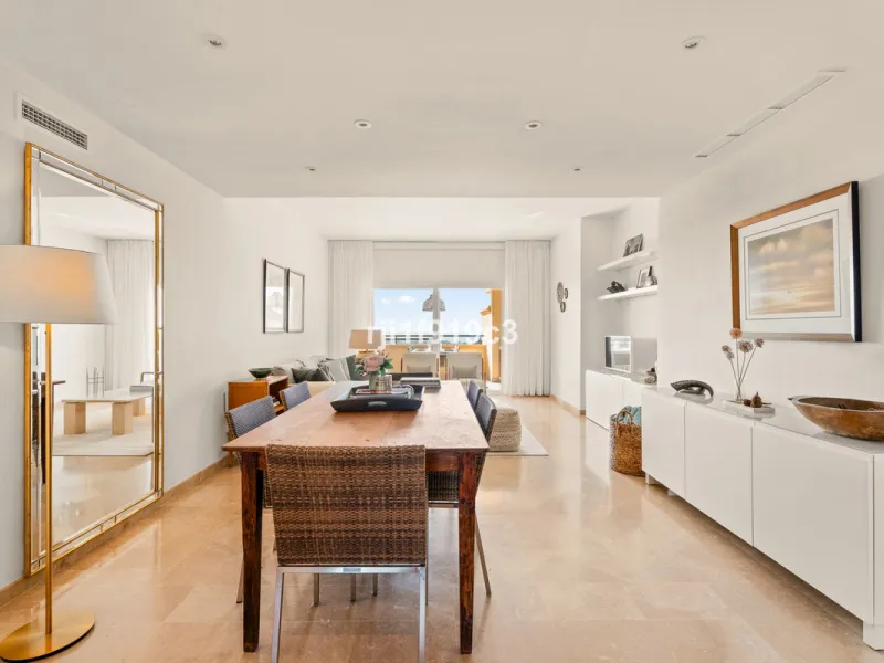 Elegance, comfort, and sea views in Elviria Hills – Marbella East