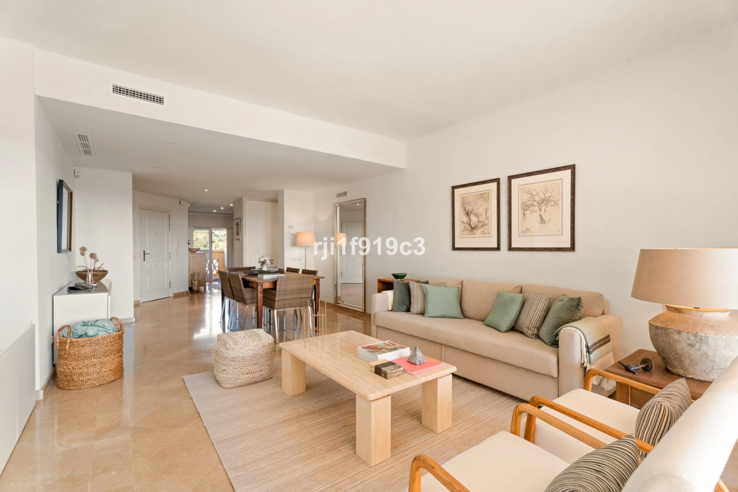 Elegance, comfort, and sea views in Elviria Hills – Marbella East