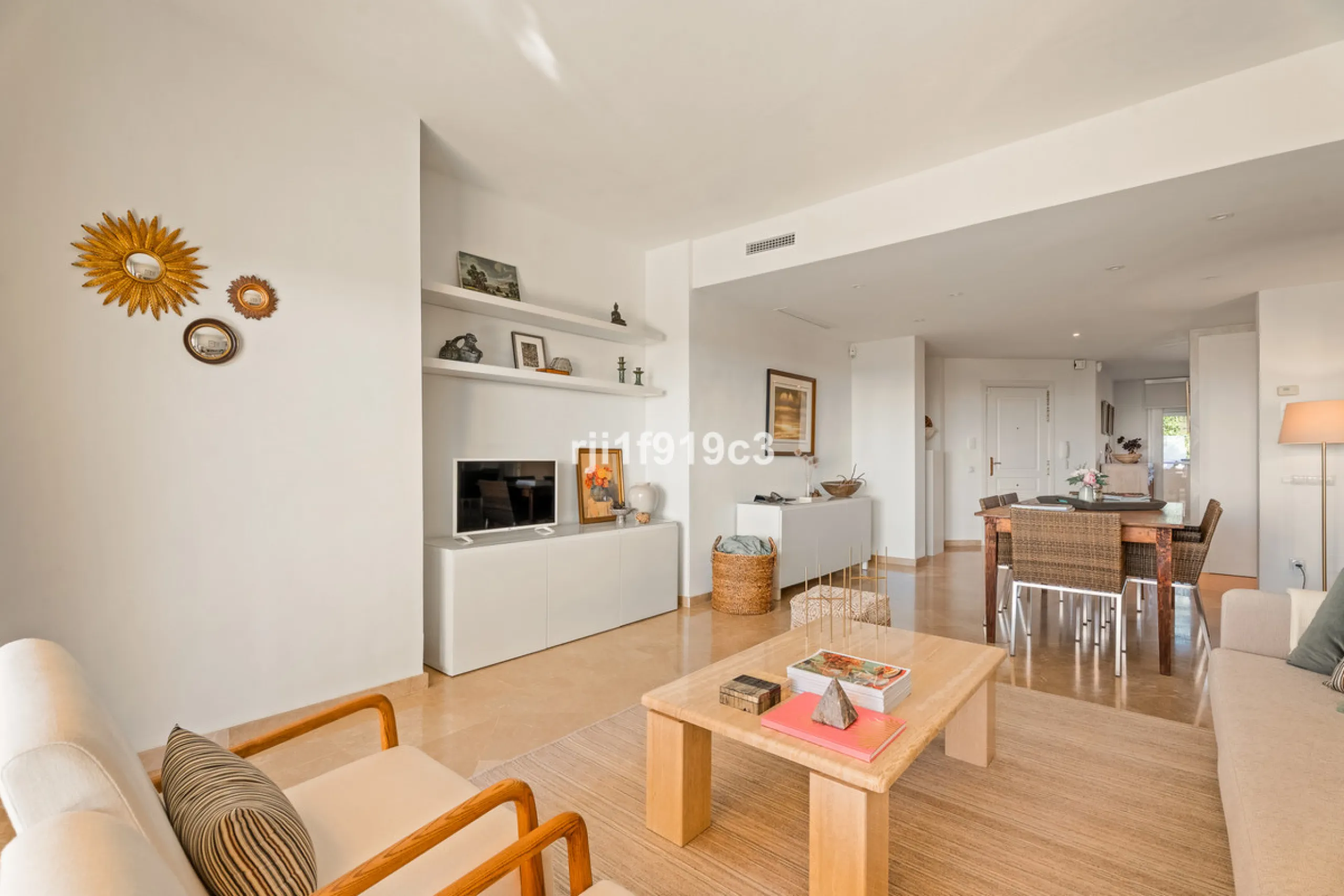 Elegance, comfort, and sea views in Elviria Hills – Marbella East