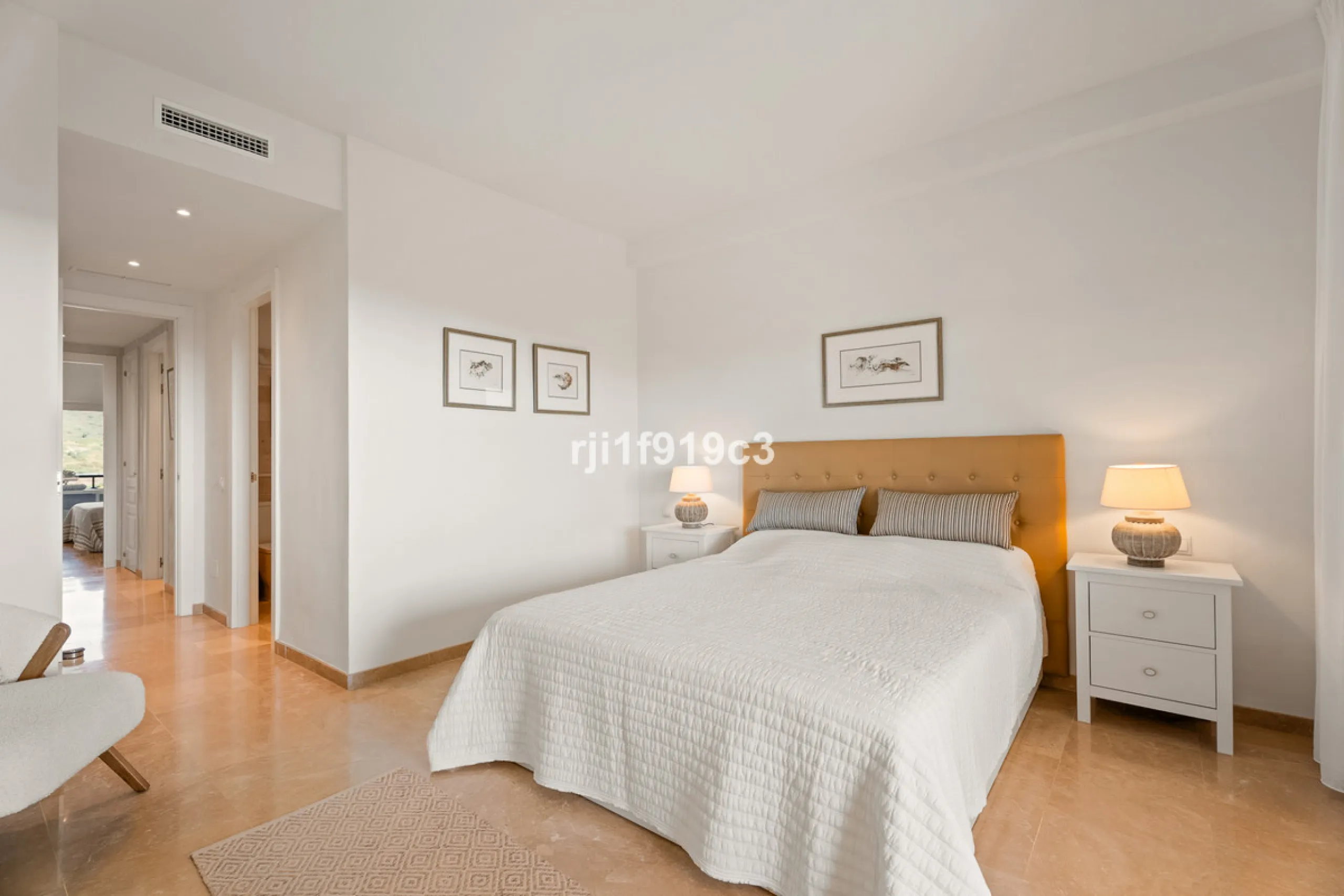 Elegance, comfort, and sea views in Elviria Hills – Marbella East