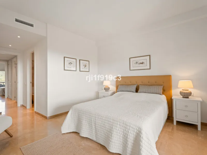 Elegance, comfort, and sea views in Elviria Hills – Marbella East