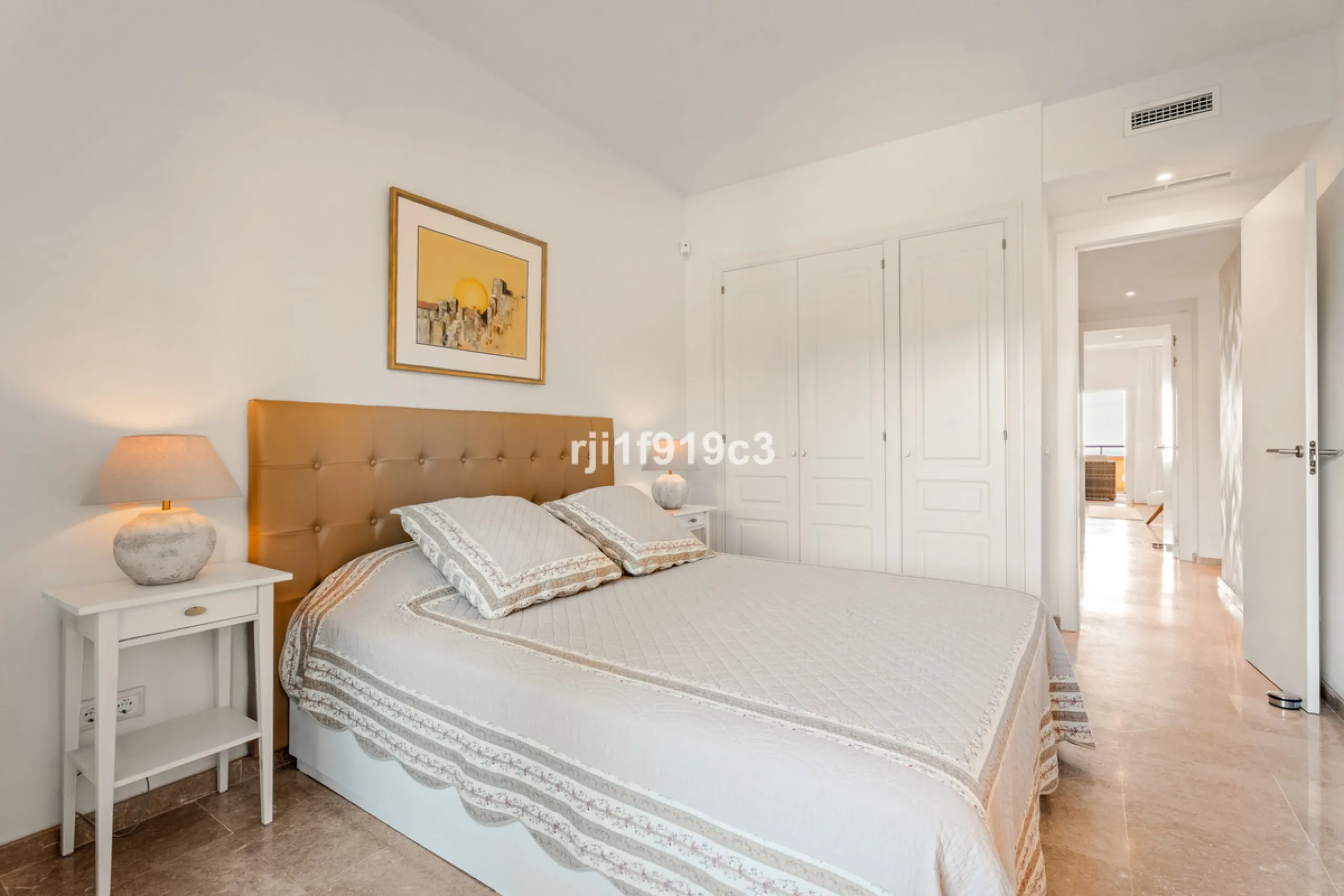 Elegance, comfort, and sea views in Elviria Hills – Marbella East