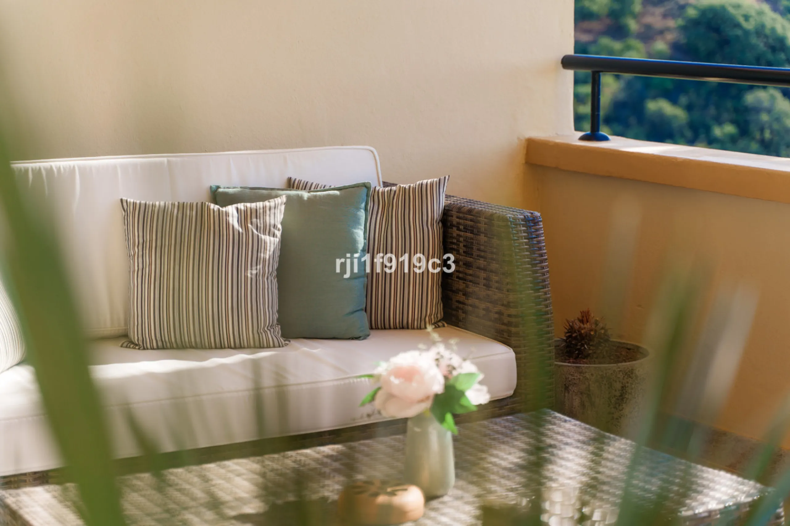 Elegance, comfort, and sea views in Elviria Hills – Marbella East