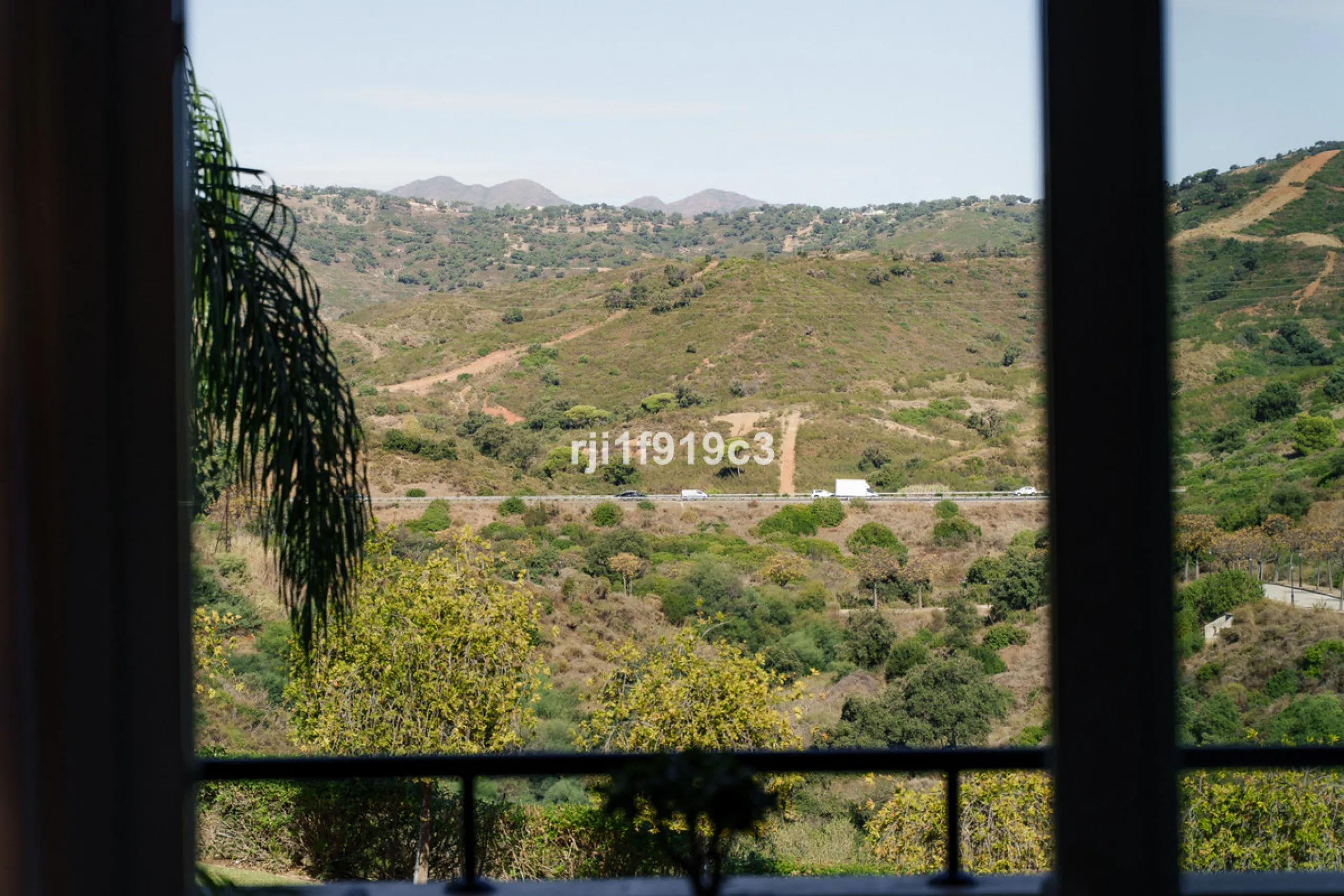 Elegance, comfort, and sea views in Elviria Hills – Marbella East