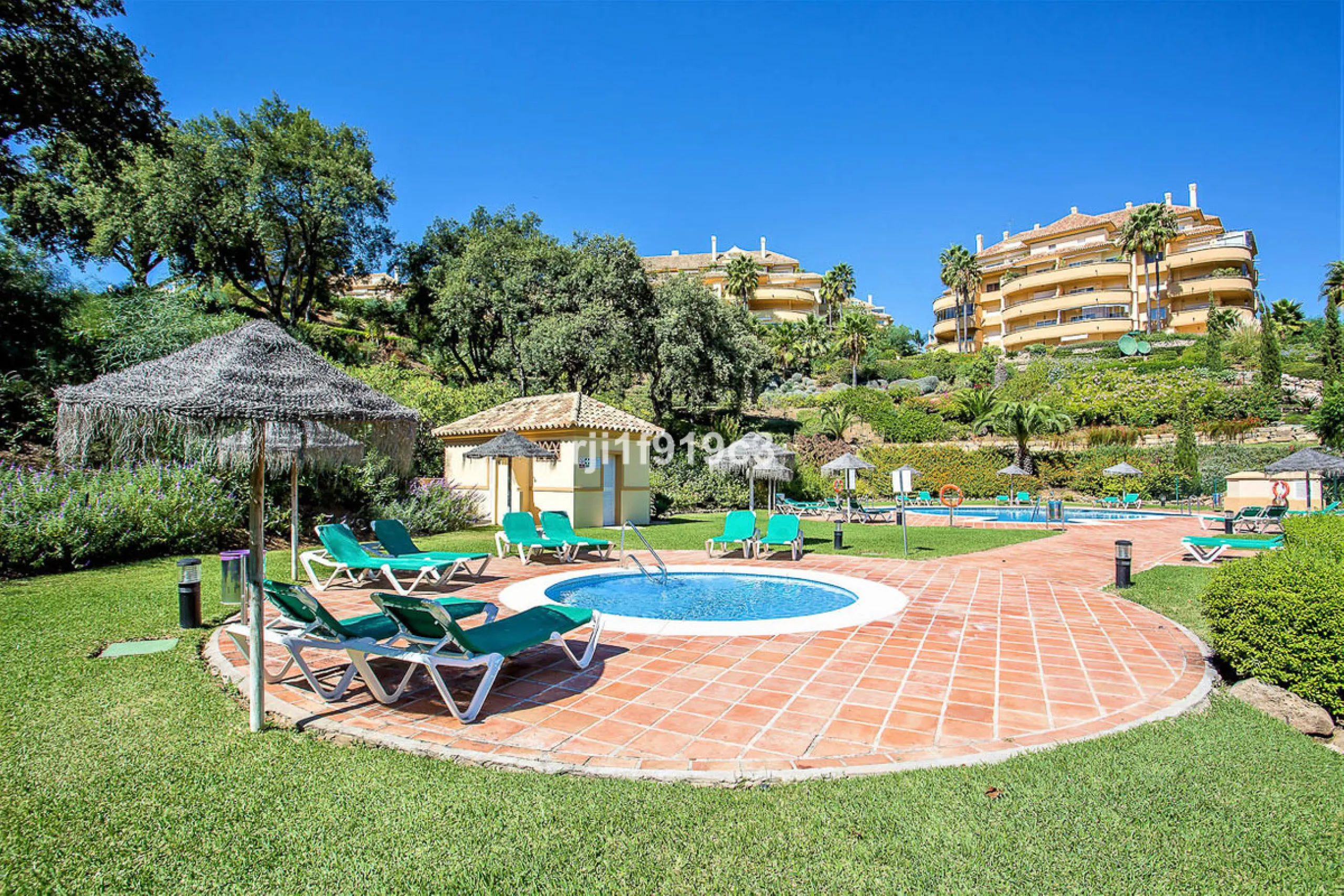 Elegance, comfort, and sea views in Elviria Hills – Marbella East