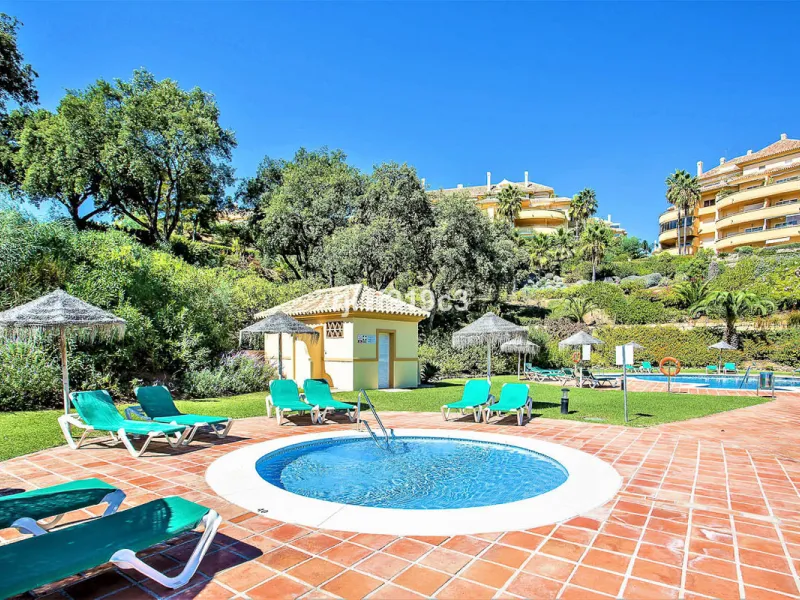 Elegance, comfort, and sea views in Elviria Hills – Marbella East