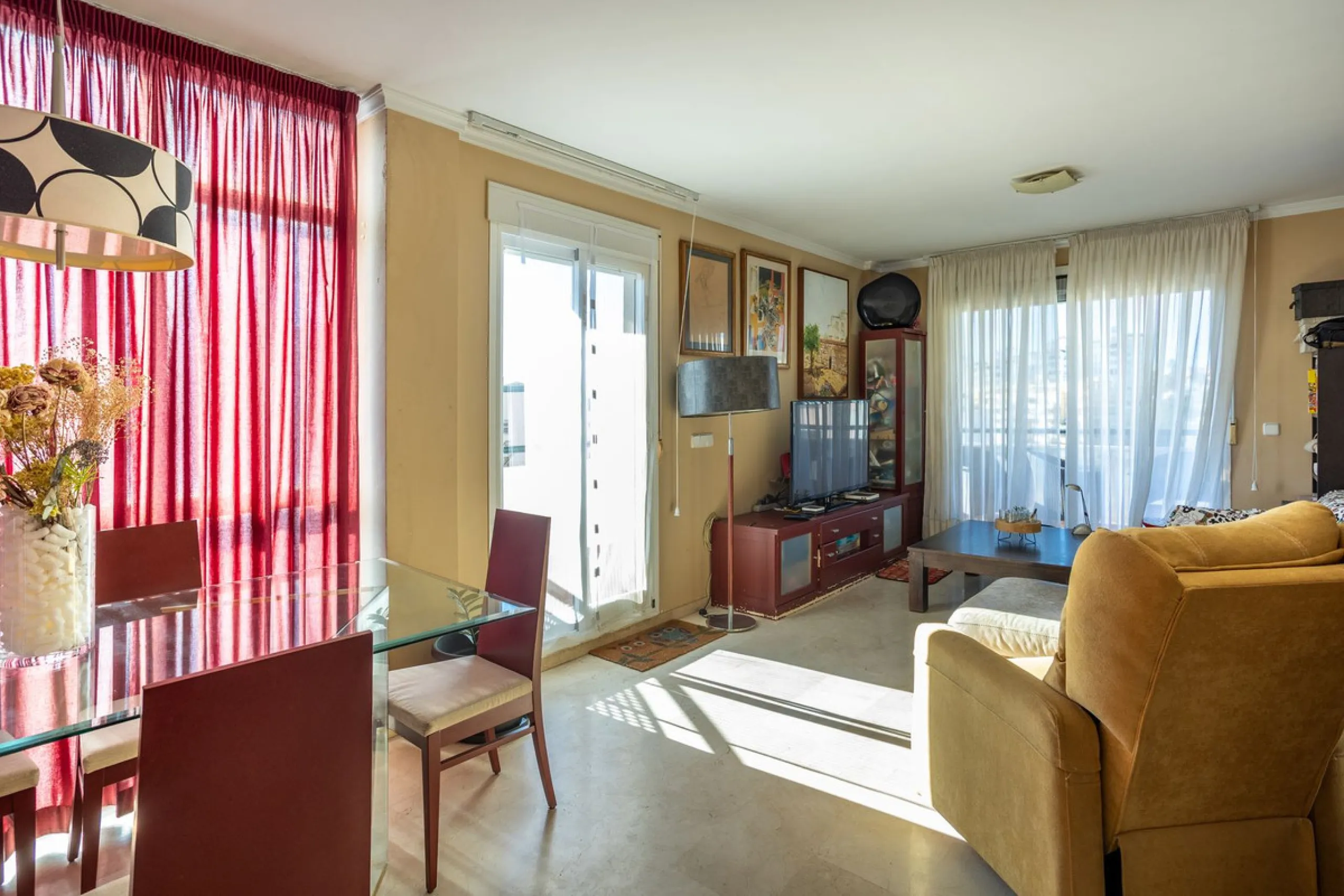 Apartment - Middle Floor Apartment в продаже в Estepona, Málaga. В доме 3 спален и 3 ванных комнат. Площадь дома 120 м²