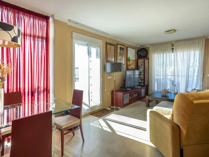 Apartment - Middle Floor Apartment в продаже в Estepona, Málaga. В доме 3 спален и 3 ванных комнат. Площадь дома 120 м²