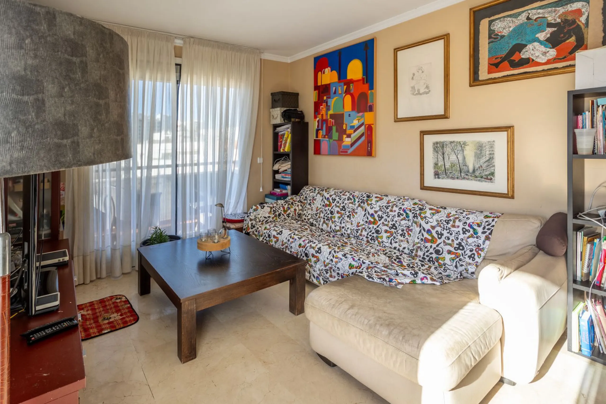 Apartment - Middle Floor Apartment в продаже в Estepona, Málaga. В доме 3 спален и 3 ванных комнат. Площадь дома 120 м²