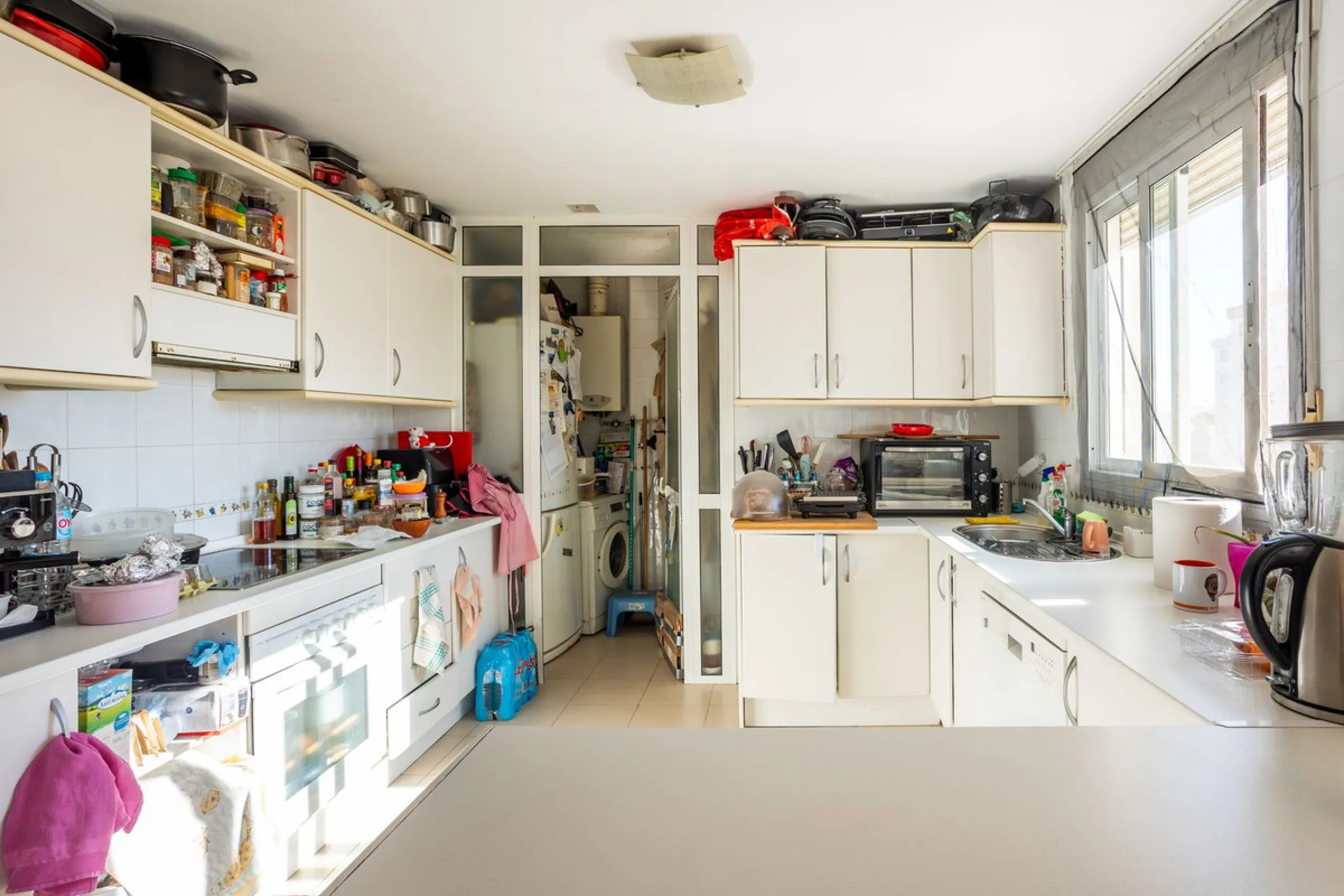 Apartment - Middle Floor Apartment в продаже в Estepona, Málaga. В доме 3 спален и 3 ванных комнат. Площадь дома 120 м²