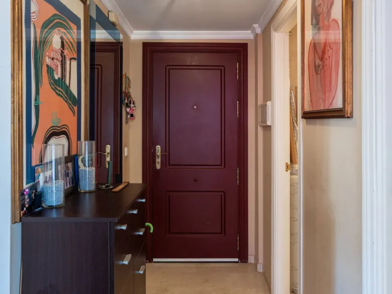 Apartment - Middle Floor Apartment в продаже в Estepona, Málaga. В доме 3 спален и 3 ванных комнат. Площадь дома 120 м²