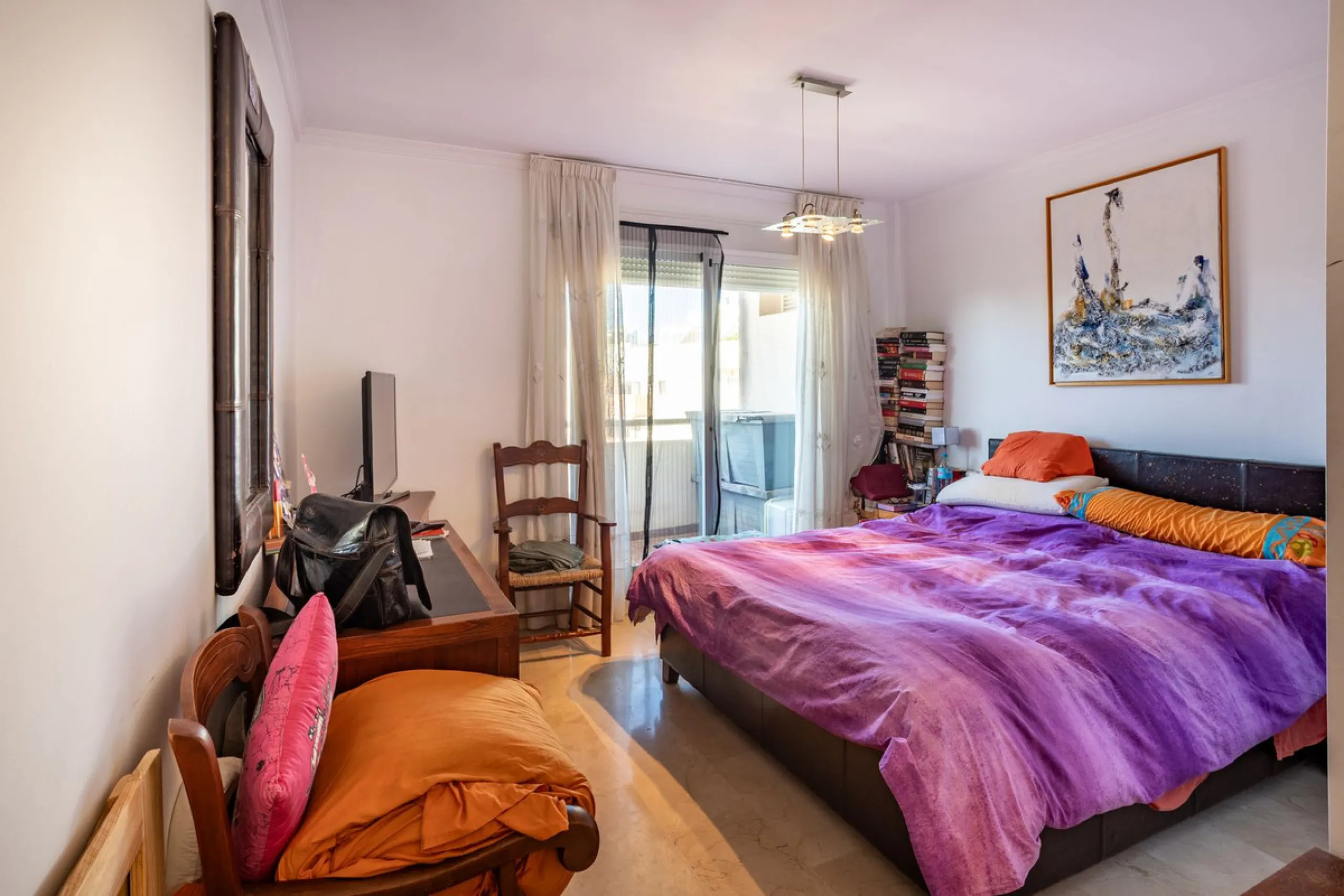 Apartment - Middle Floor Apartment в продаже в Estepona, Málaga. В доме 3 спален и 3 ванных комнат. Площадь дома 120 м²