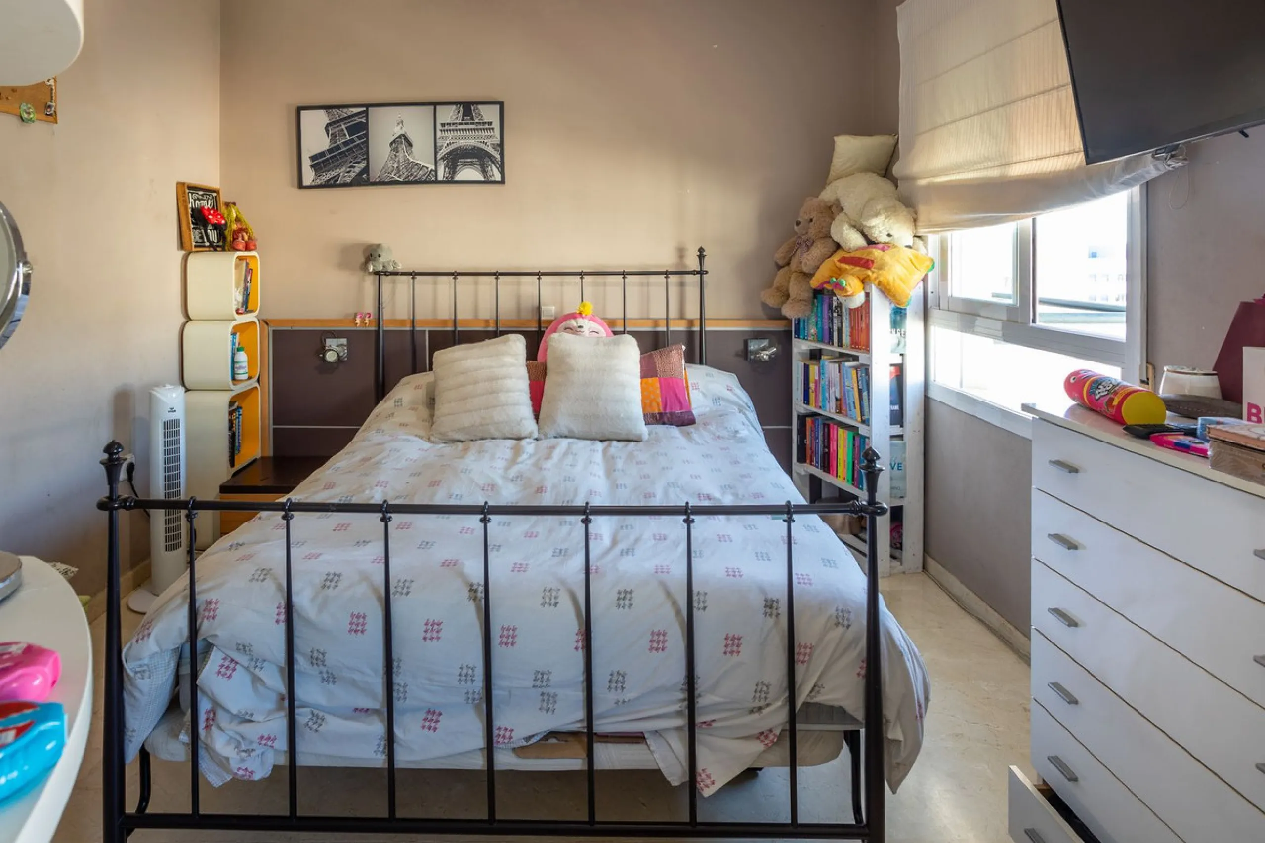 Apartment - Middle Floor Apartment в продаже в Estepona, Málaga. В доме 3 спален и 3 ванных комнат. Площадь дома 120 м²
