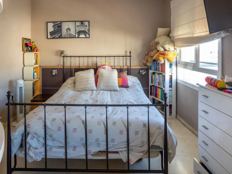 Apartment - Middle Floor Apartment в продаже в Estepona, Málaga. В доме 3 спален и 3 ванных комнат. Площадь дома 120 м²
