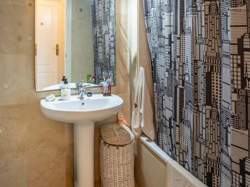 Apartment - Middle Floor Apartment в продаже в Estepona, Málaga. В доме 3 спален и 3 ванных комнат. Площадь дома 120 м²