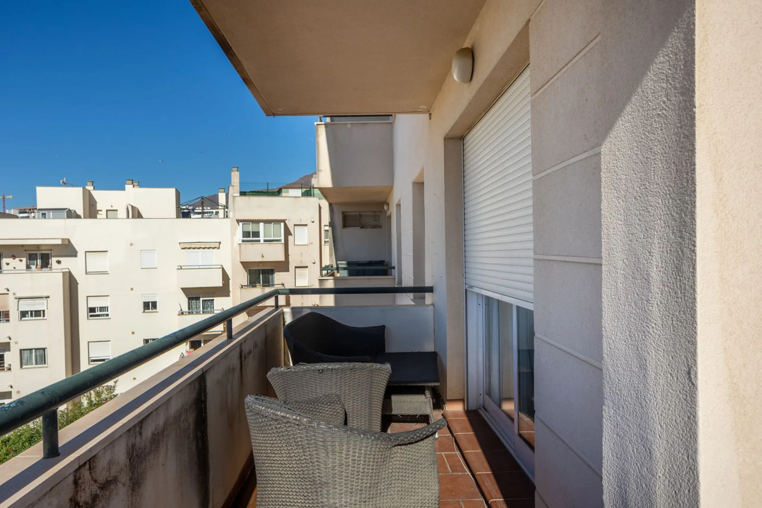 Apartment - Middle Floor Apartment в продаже в Estepona, Málaga. В доме 3 спален и 3 ванных комнат. Площадь дома 120 м²