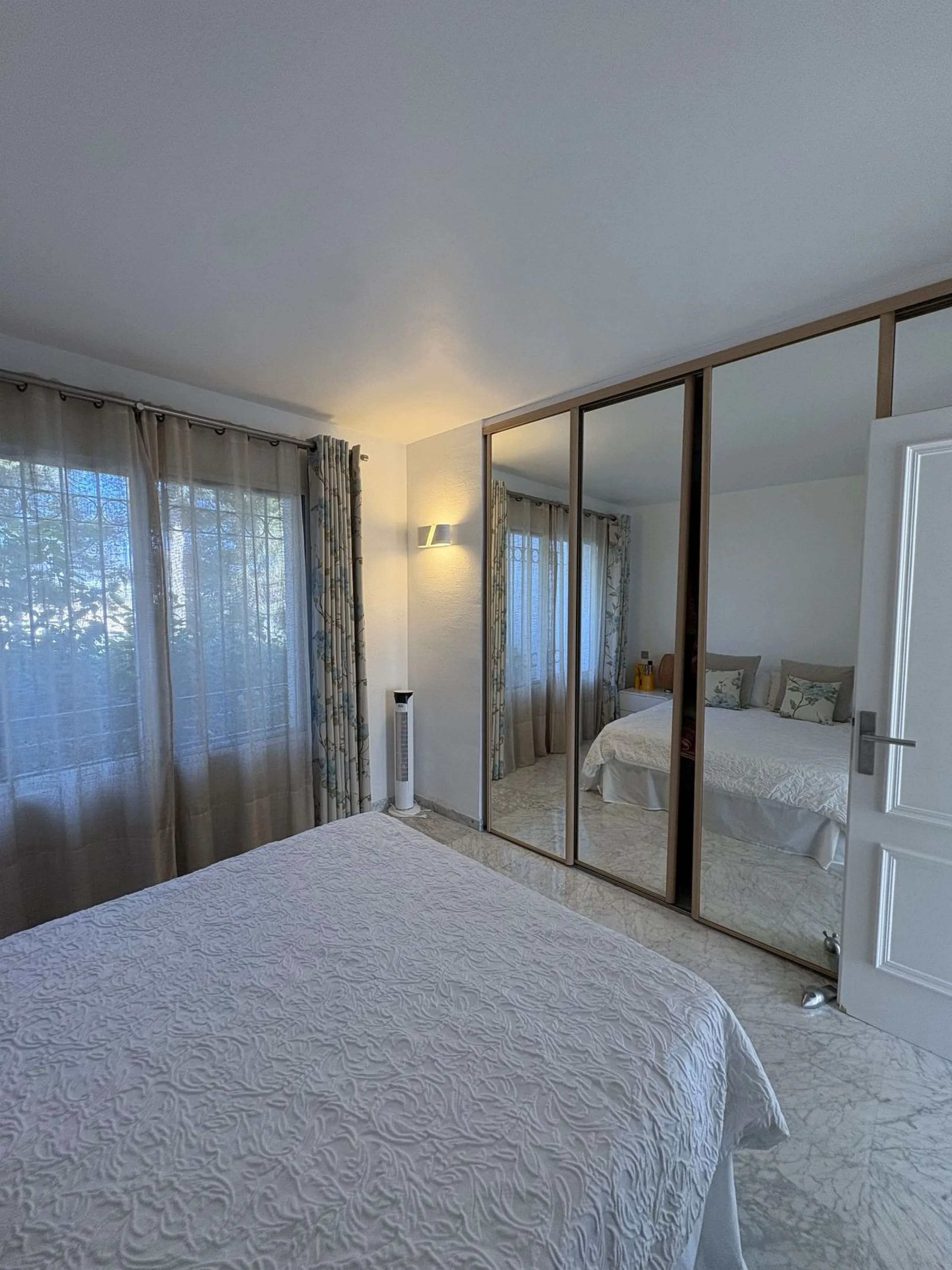 Beautiful ground floor apartment with its own garden and SEA VIEWS, an ideal place to enjoy holidays!