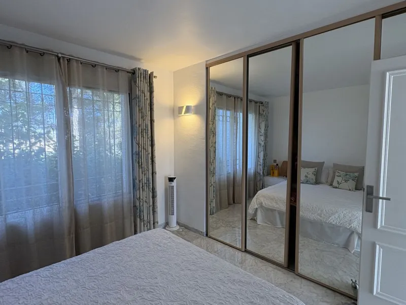 Beautiful ground floor apartment with its own garden and SEA VIEWS, an ideal place to enjoy holidays!