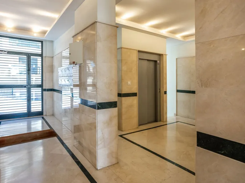 Apartment - Middle Floor Apartment в продаже в Estepona, Málaga. В доме 3 спален и 3 ванных комнат. Площадь дома 120 м²