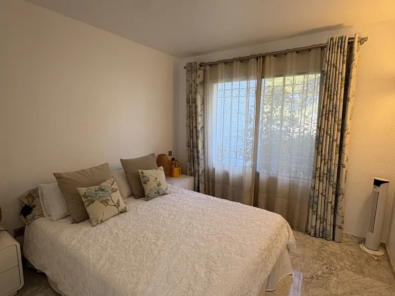 Beautiful ground floor apartment with its own garden and SEA VIEWS, an ideal place to enjoy holidays!