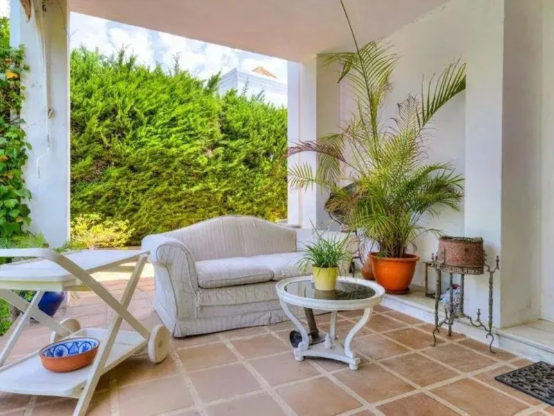 Villa in the heart of Las Brisas, Nueva Andalucía