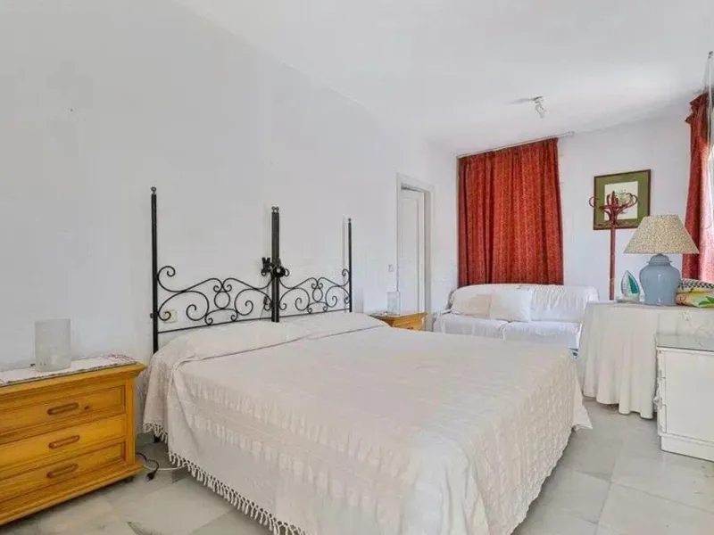 Villa in the heart of Las Brisas, Nueva Andalucía