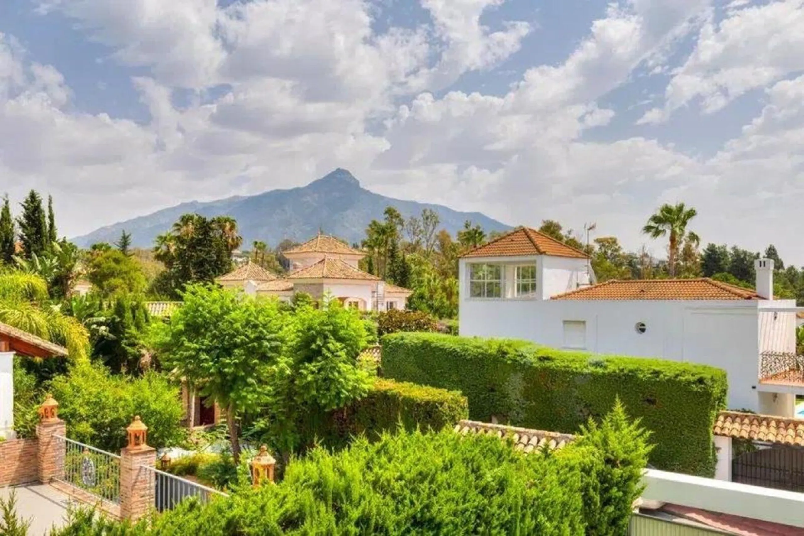 Villa in the heart of Las Brisas, Nueva Andalucía