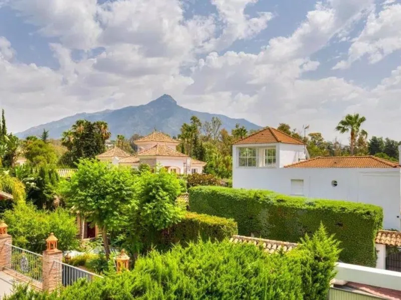 Villa in the heart of Las Brisas, Nueva Andalucía
