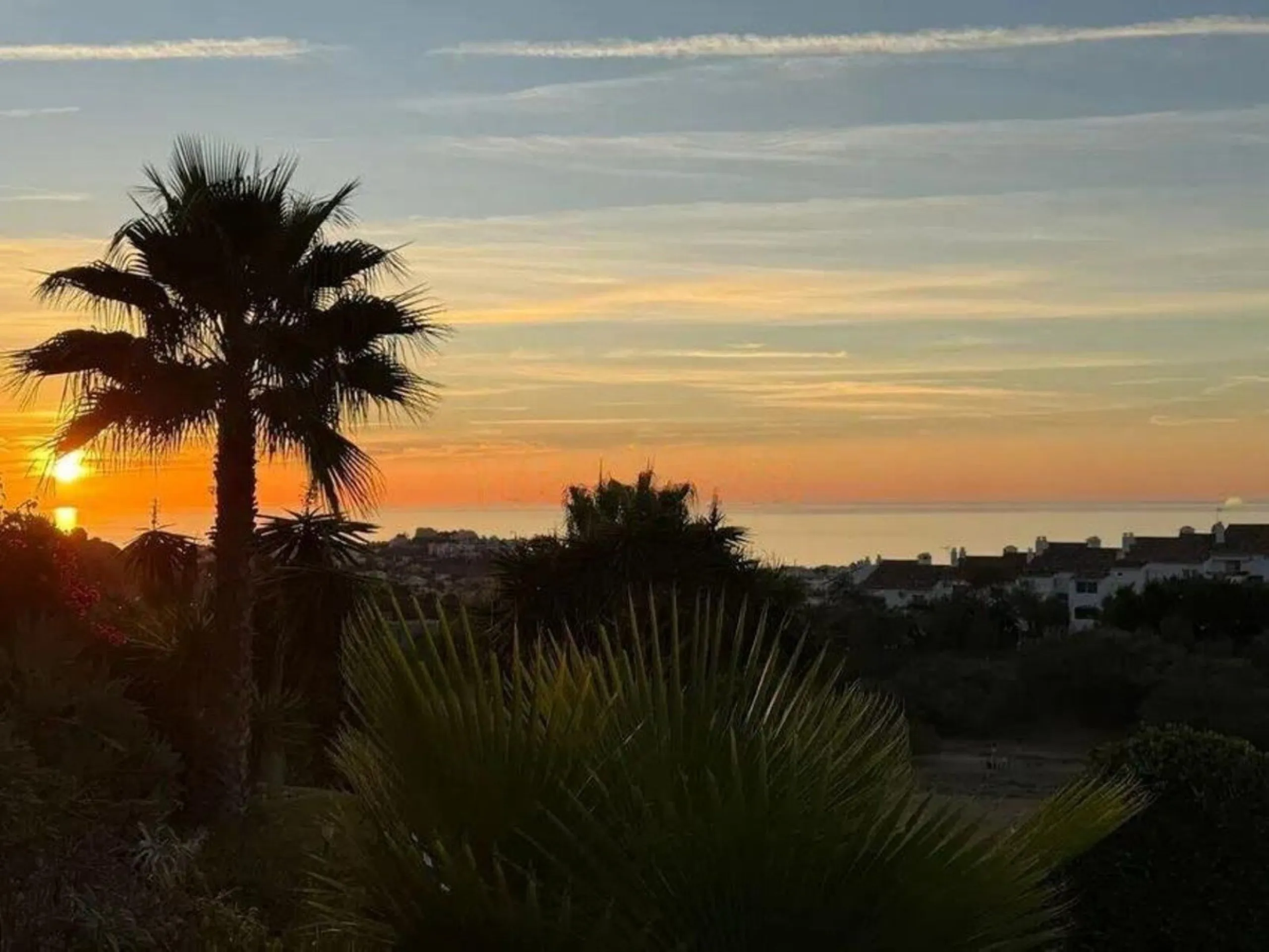 Modern apartment with panoramic sea views in Calahonda