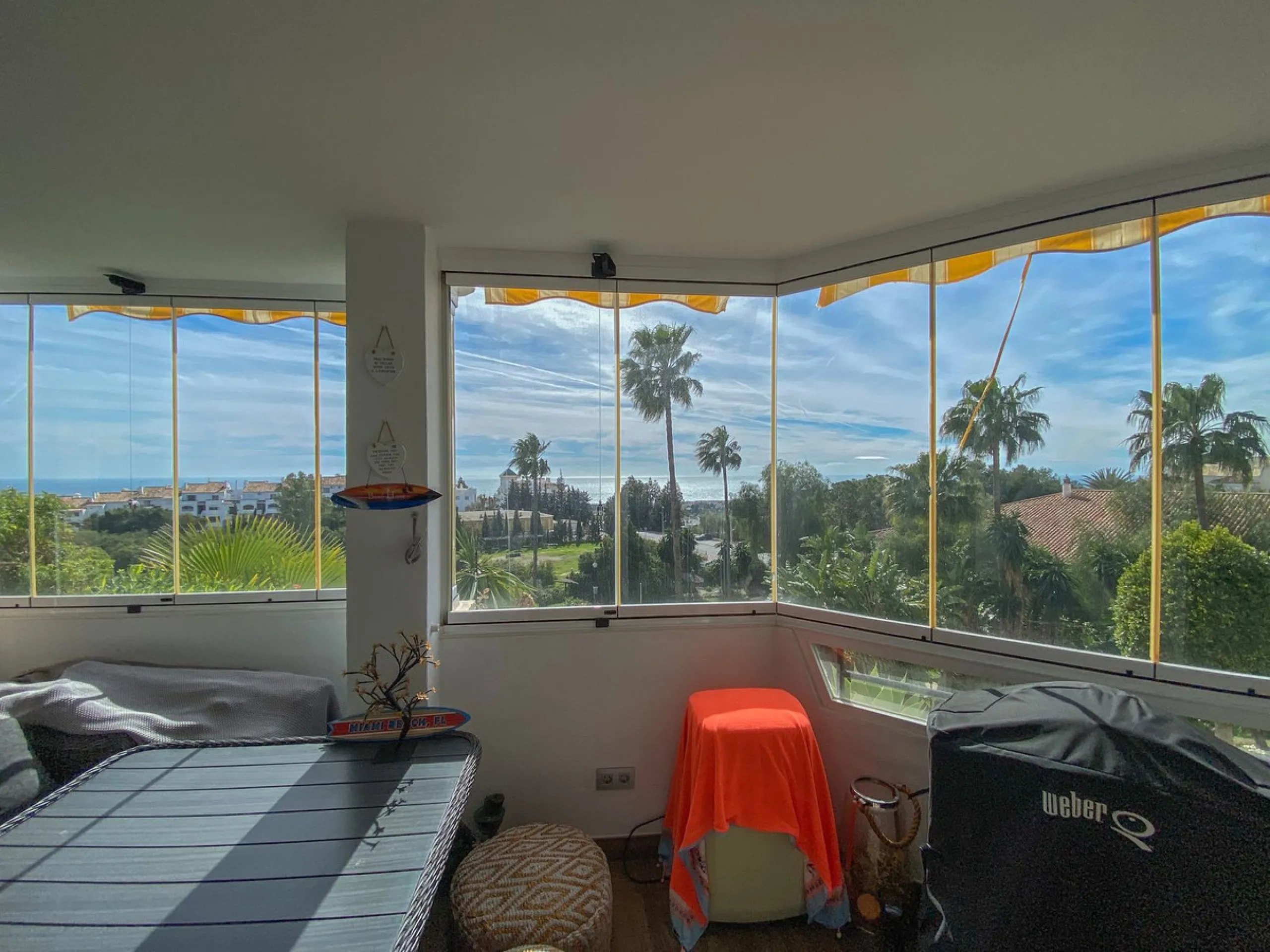Modern apartment with panoramic sea views in Calahonda
