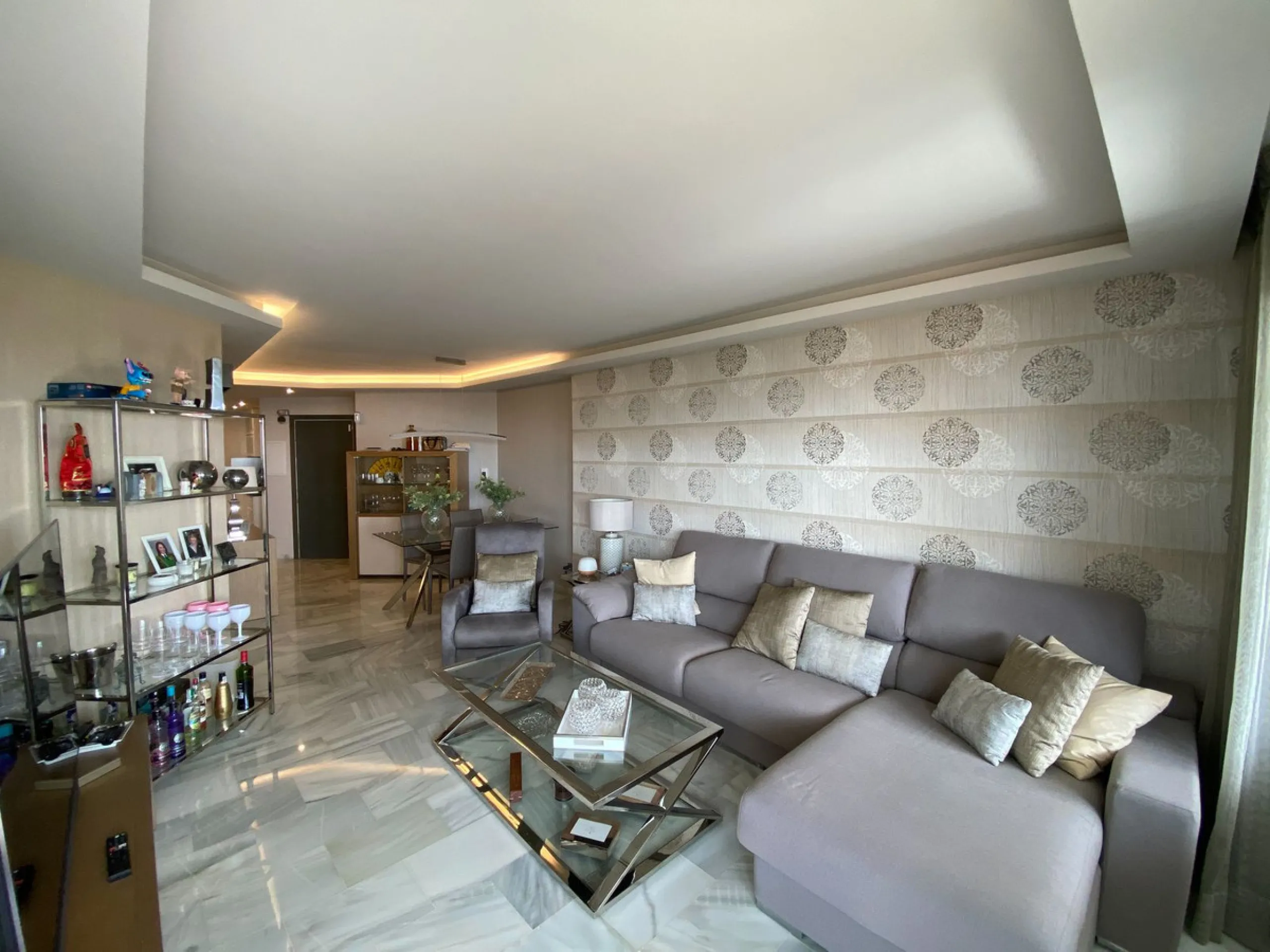Modern apartment with panoramic sea views in Calahonda