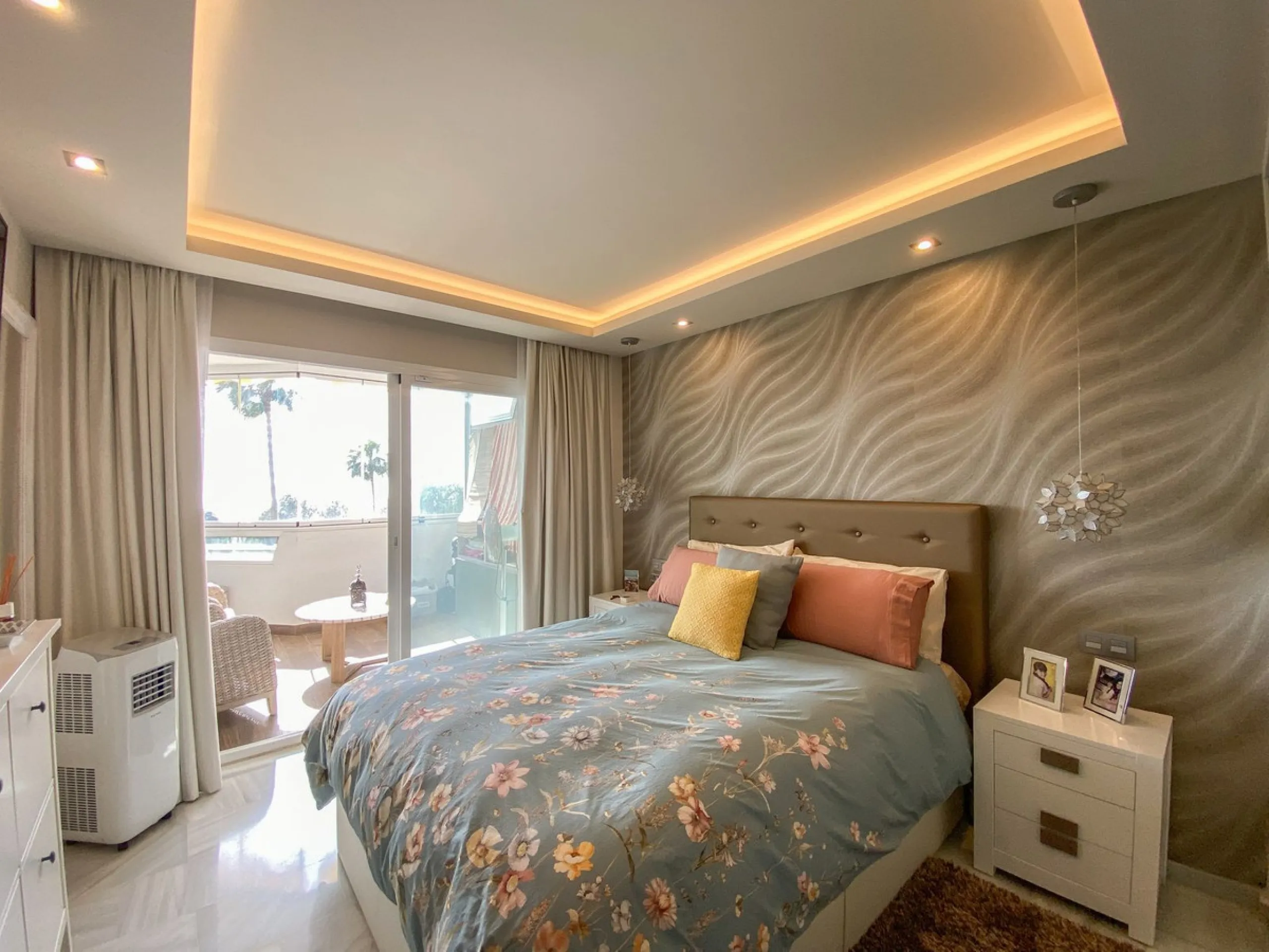Modern apartment with panoramic sea views in Calahonda