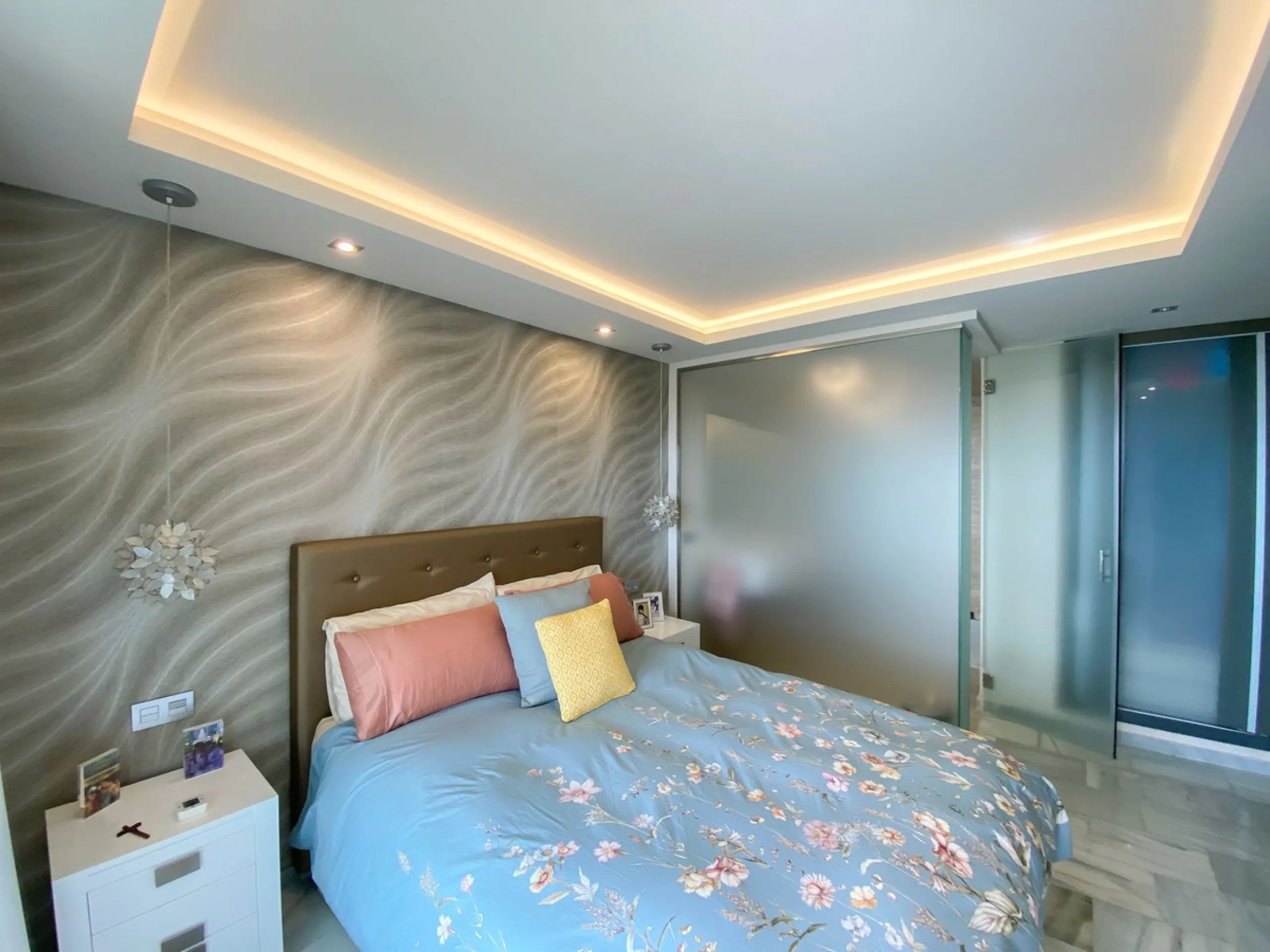 Modern apartment with panoramic sea views in Calahonda